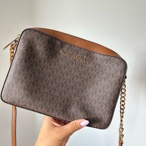 Michael Kors Jet Set Large Printed Logo Crossbody Bag